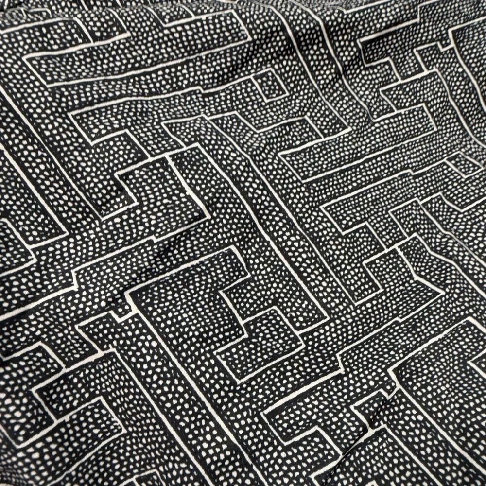 Goodfellow & Co Mens XL Swim Trunks Black White Maze Print 7in Inseam UPF 50+